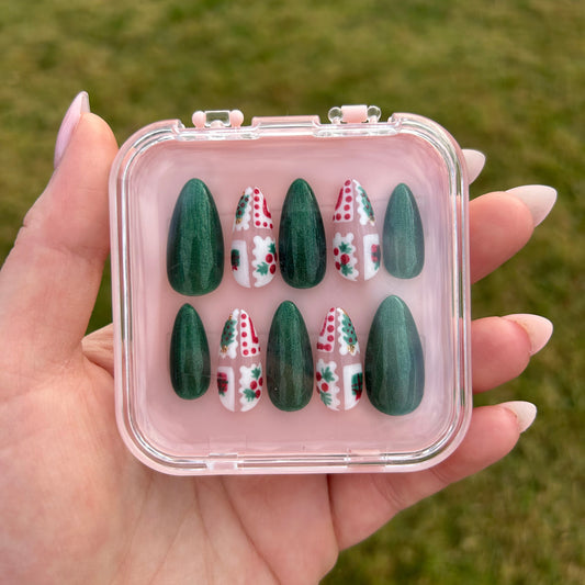 Velvet Evergreen - Nail Set