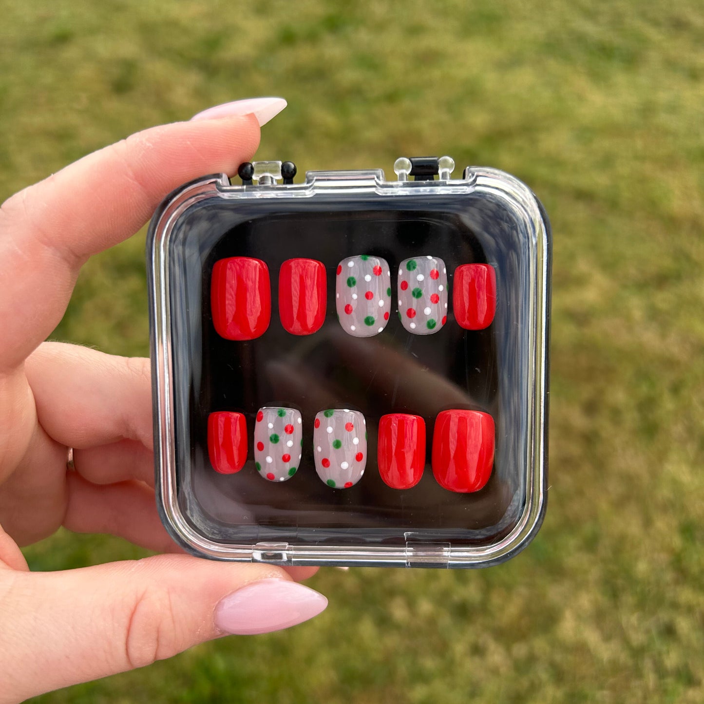 Dot the Halls - Nail Set