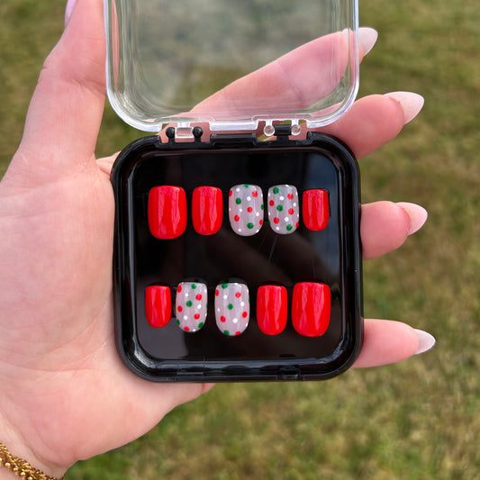 Dot the Halls - Nail Set