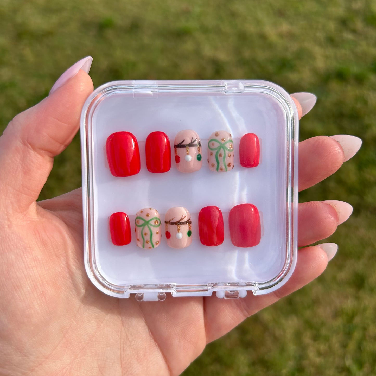 Mistletoe Glow - Nail Set