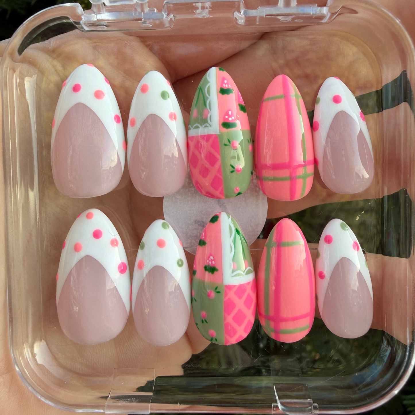 Strawberry Mocha - Nail Set