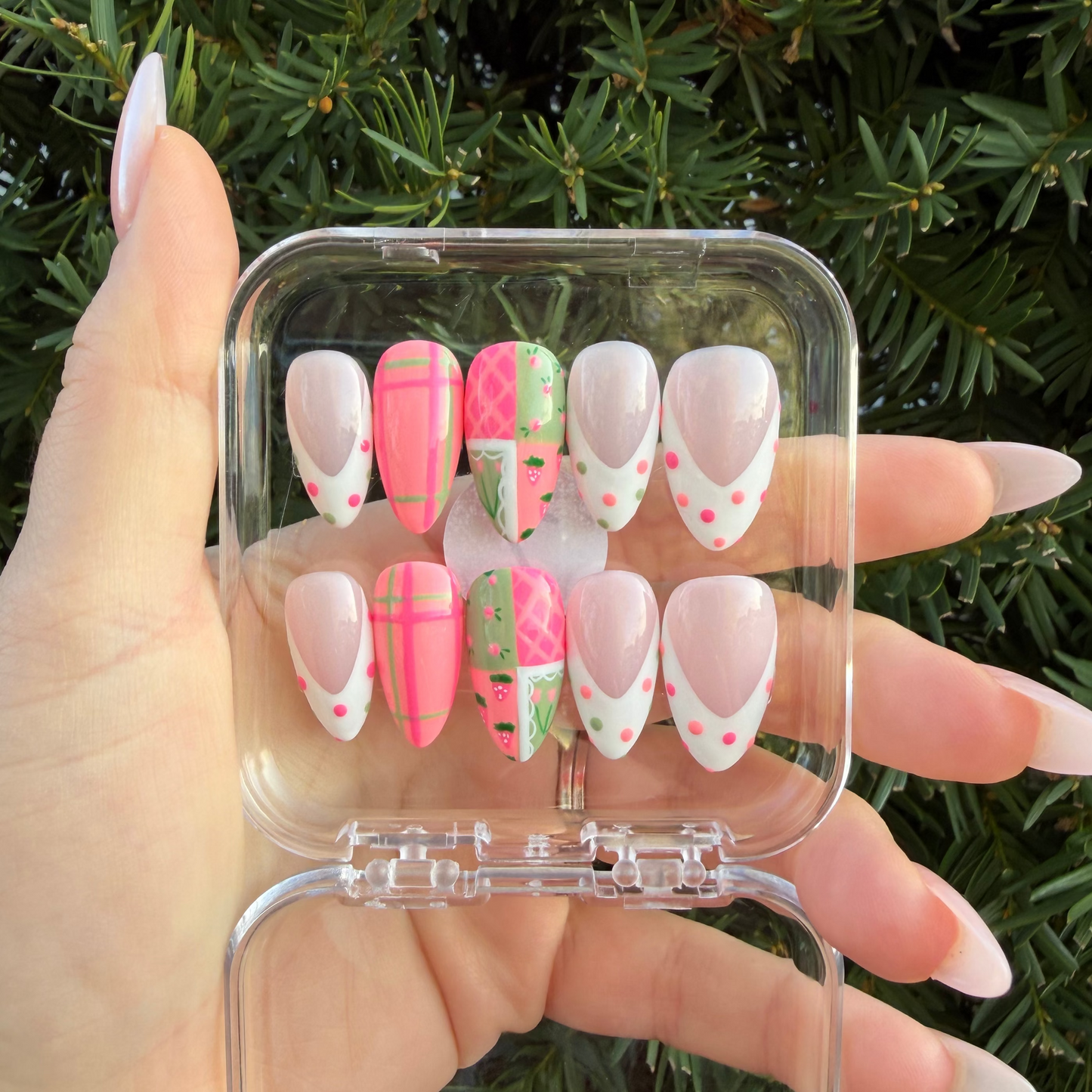 Strawberry Mocha - Nail Set